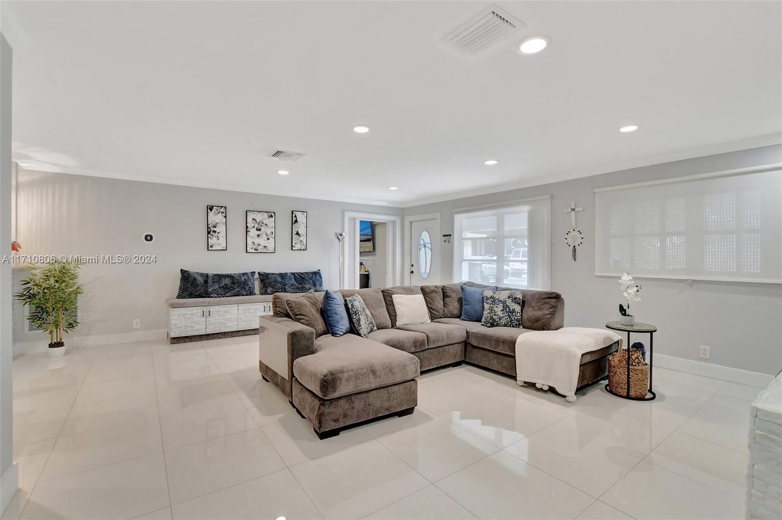 CRYSTAL LAKE 4TH SEC - Residential