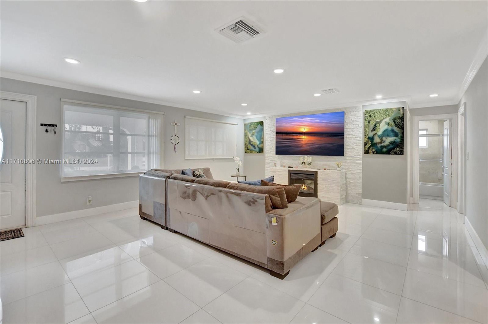CRYSTAL LAKE 4TH SEC - Residential