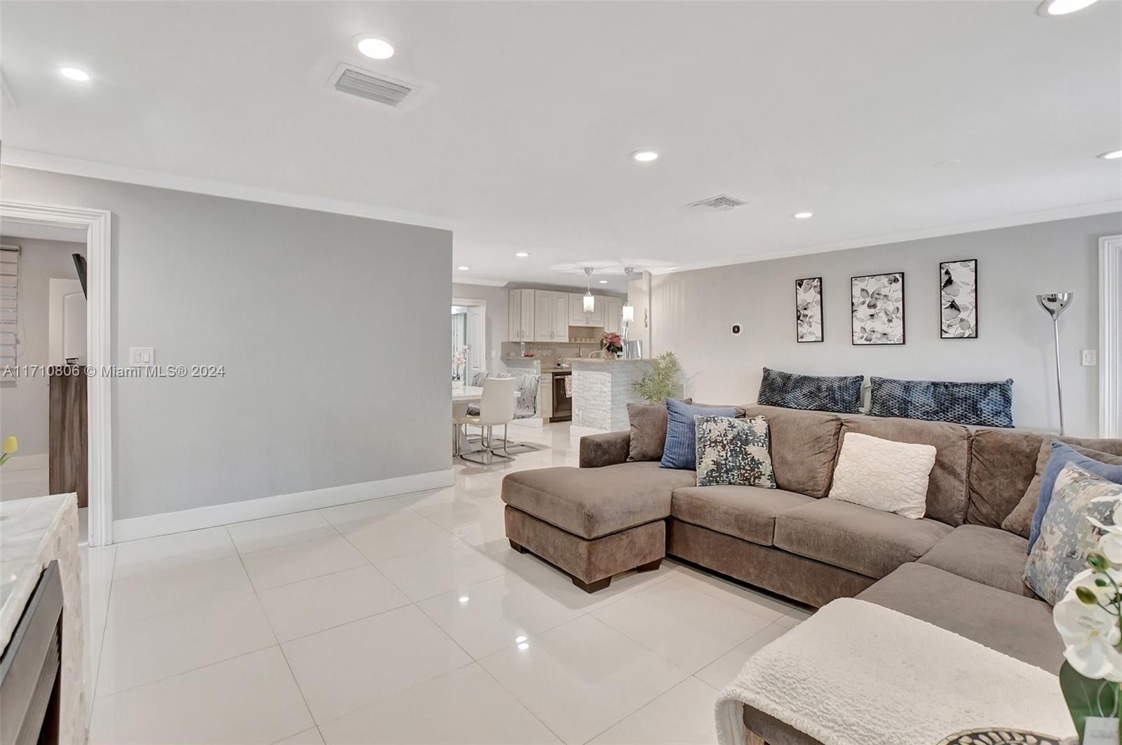 CRYSTAL LAKE 4TH SEC - Residential