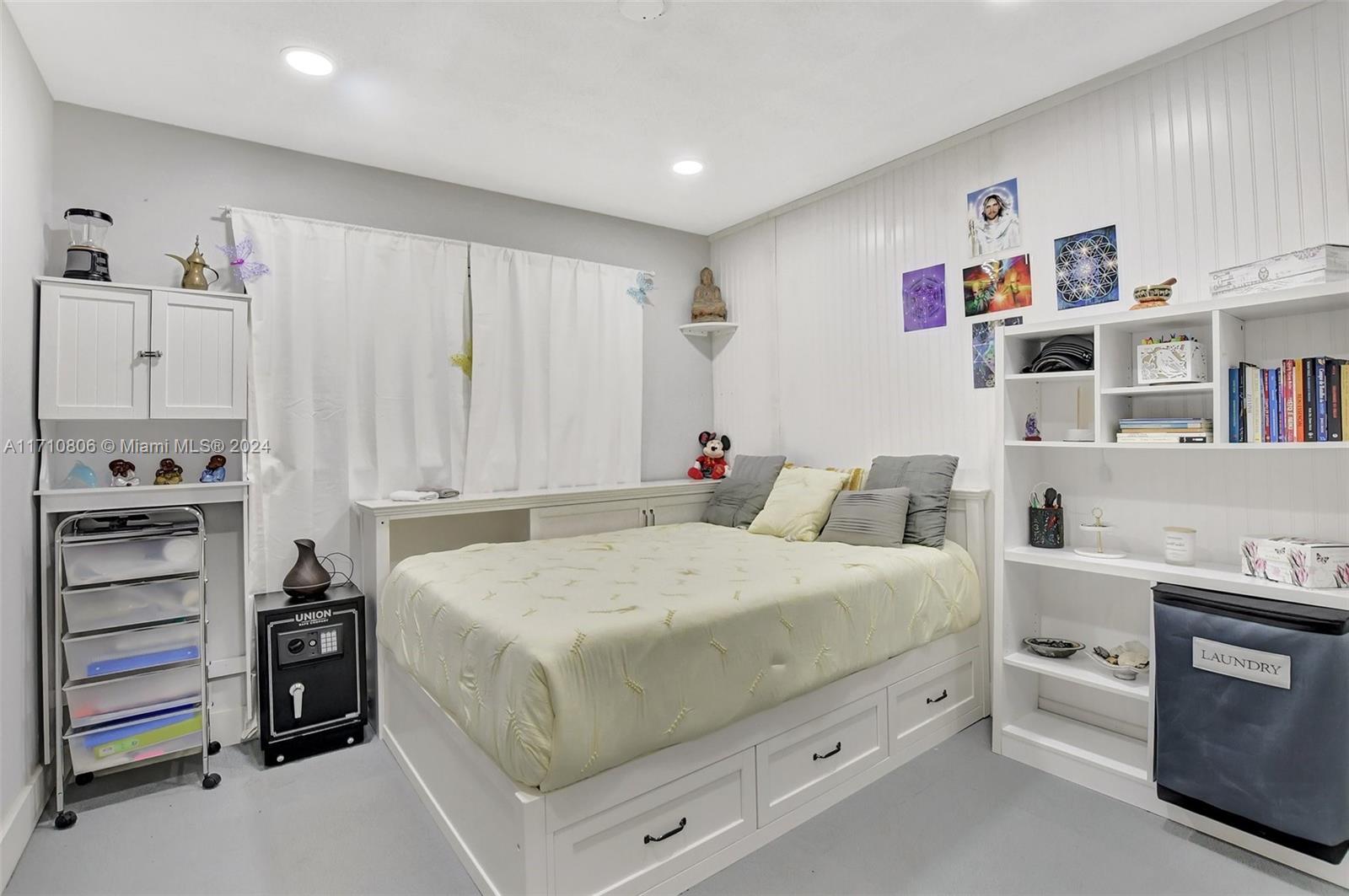 CRYSTAL LAKE 4TH SEC - Residential