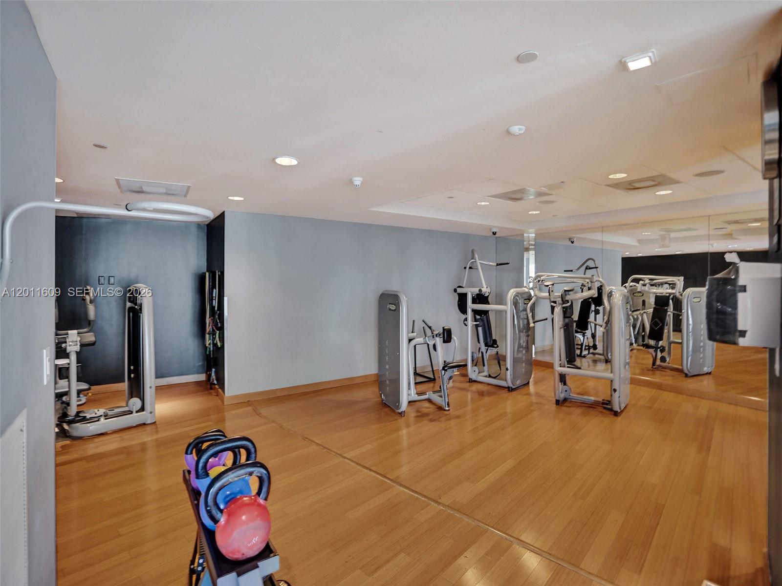 900 BISCAYNE BAY CONDO - Residential