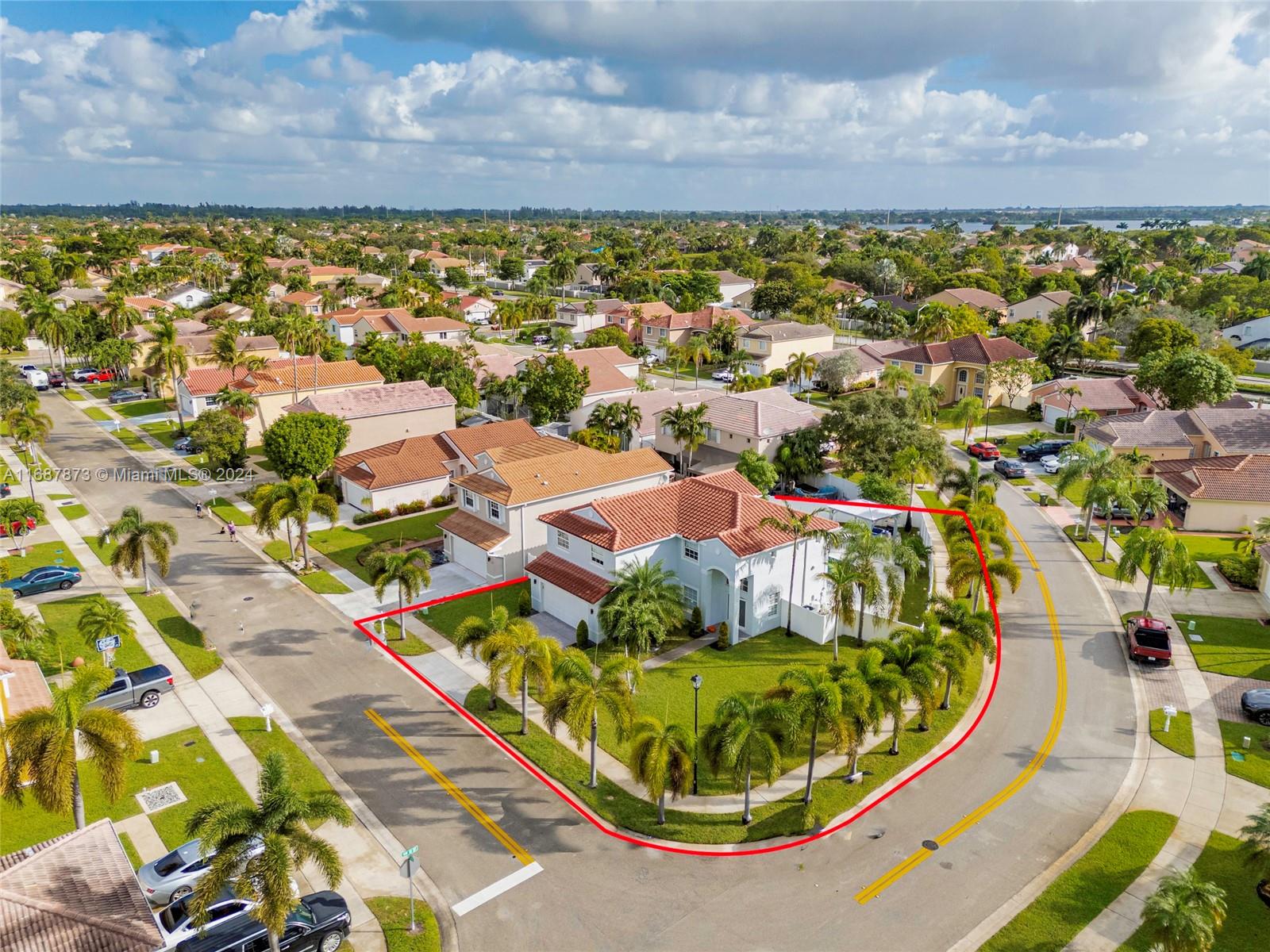 Property for Sale at 1001 Nw 188th Ave, Pembroke Pines, Miami-Dade County, Florida - Bedrooms: 4 
Bathrooms: 3  - $815,000