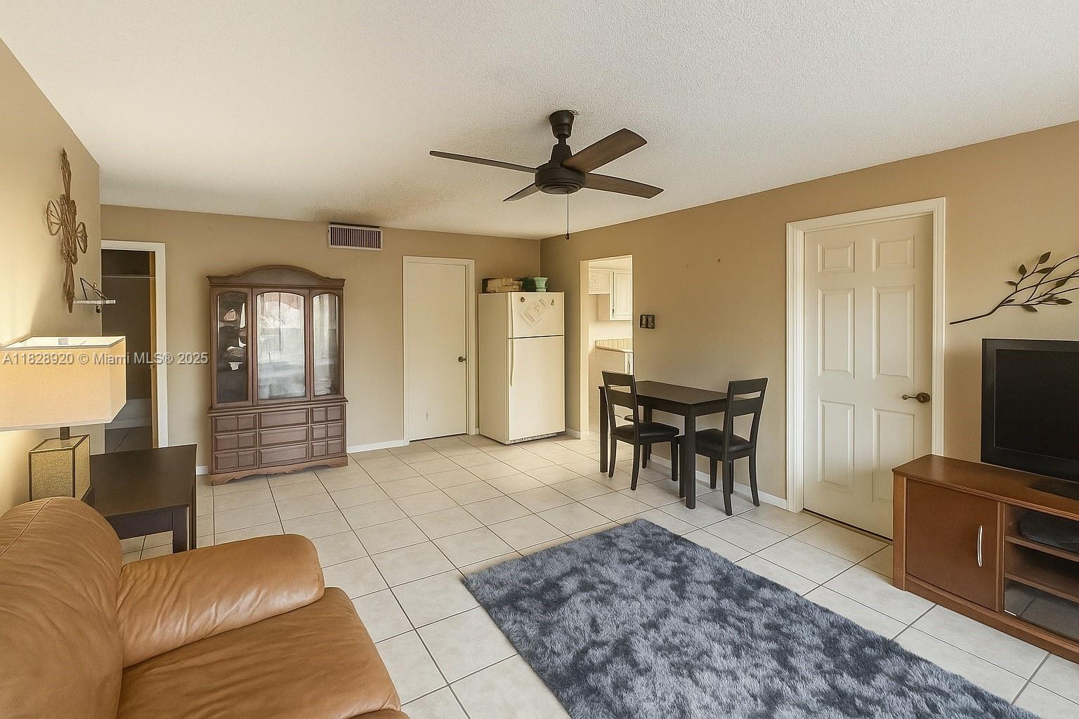 7523 W Sunrise Blvd B2