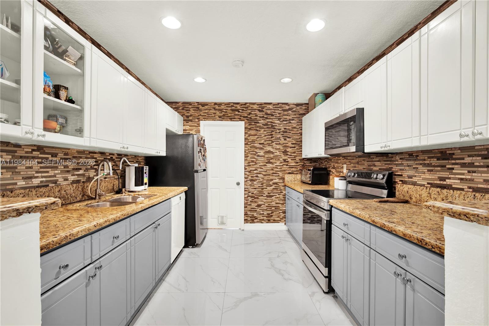 COCOPLUM TERR ADDN - Residential Lease