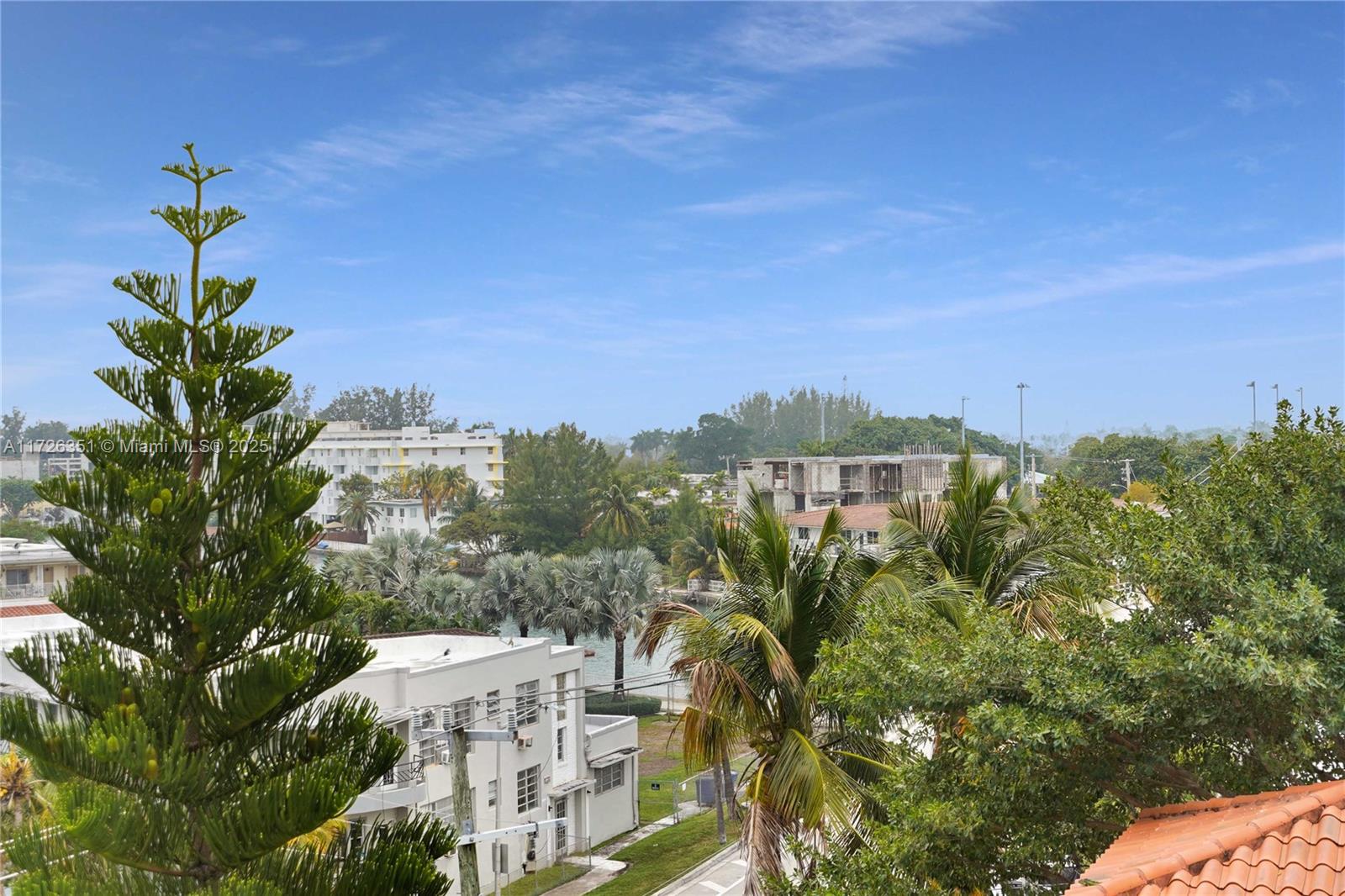 THE KNIGHTSBRIDGE CONDO - Residential