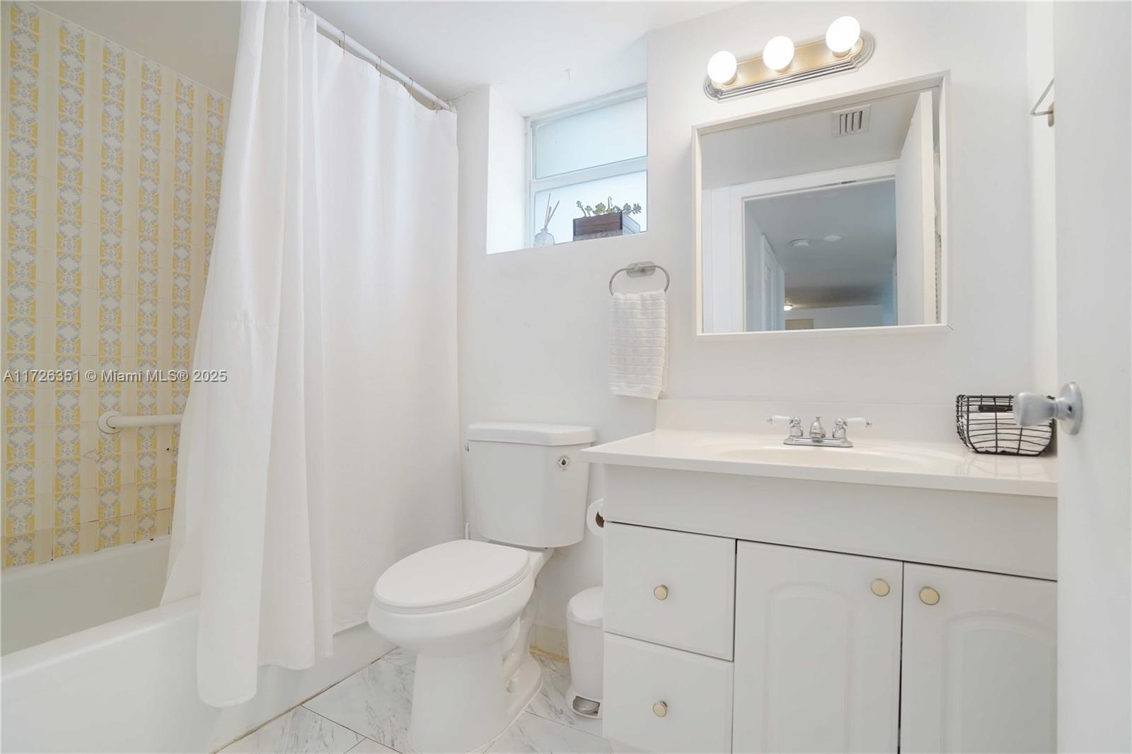 THE KNIGHTSBRIDGE CONDO - Residential