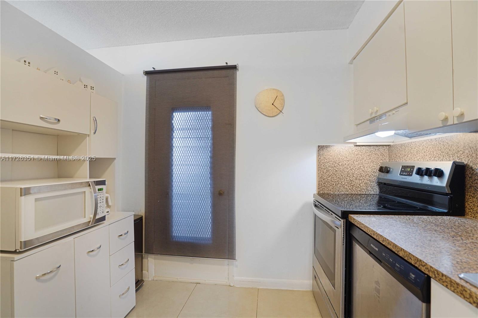 THE KNIGHTSBRIDGE CONDO - Residential