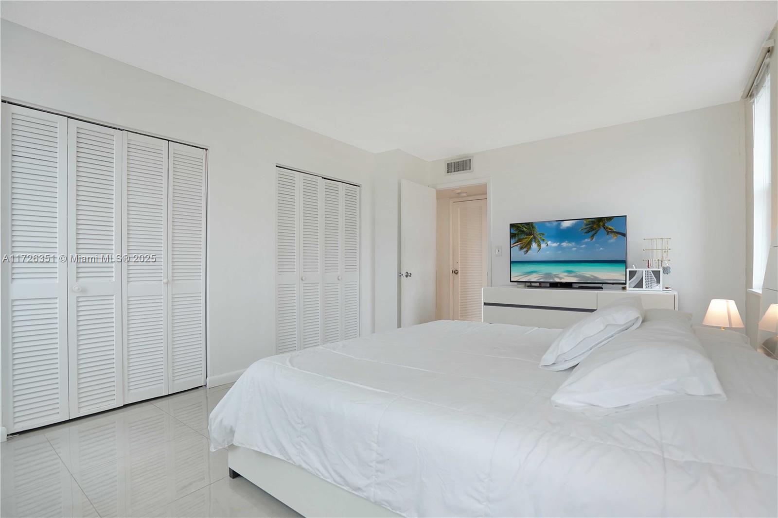 THE KNIGHTSBRIDGE CONDO - Residential