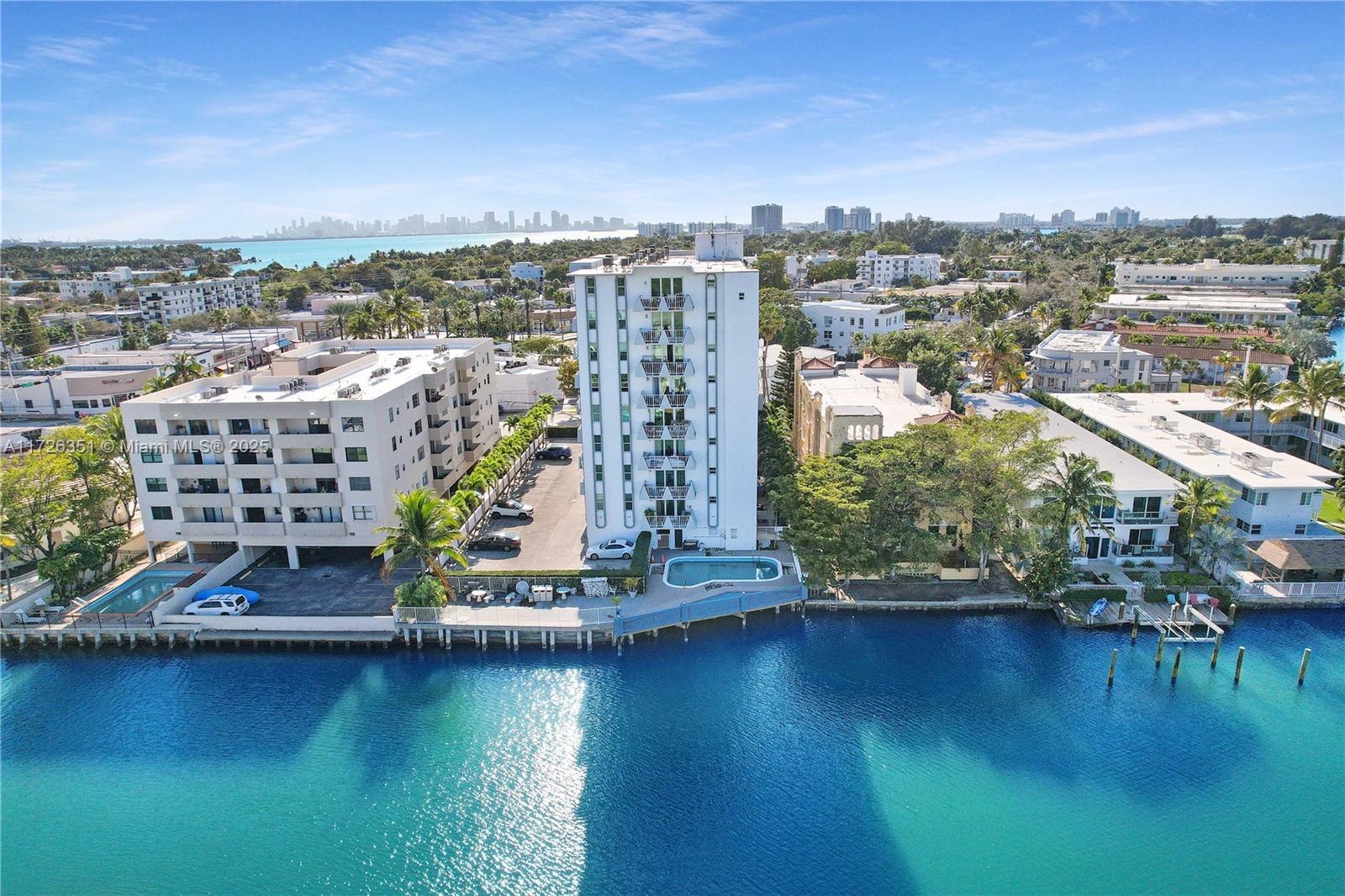 THE KNIGHTSBRIDGE CONDO - Residential