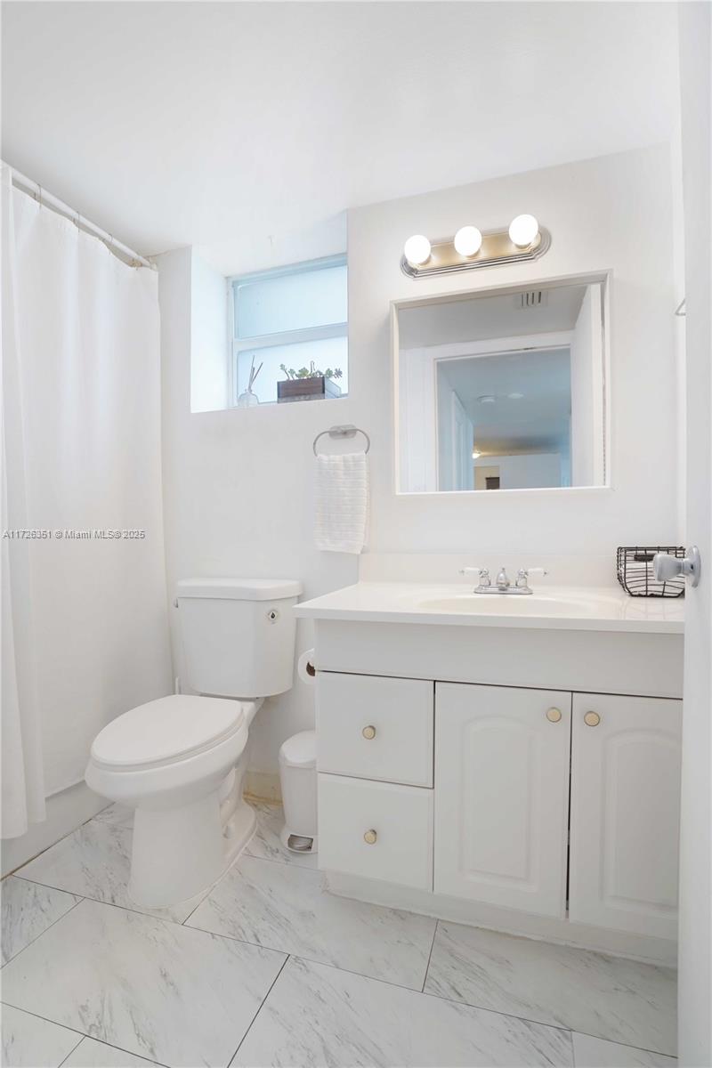 THE KNIGHTSBRIDGE CONDO - Residential