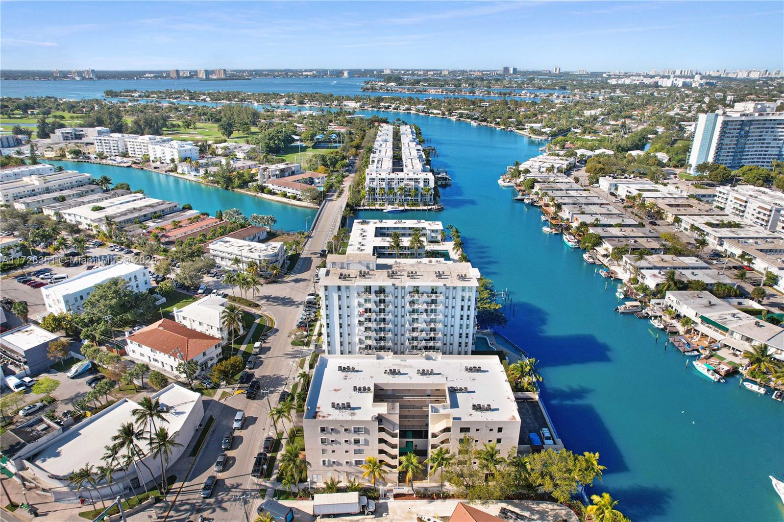 THE KNIGHTSBRIDGE CONDO - Residential