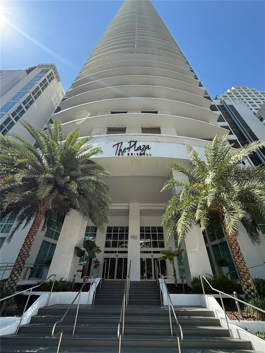 Rental Property at 950 Brickell Bay Dr 3707, Miami, Broward County, Florida - Bedrooms: 2 
Bathrooms: 2  - $3,900 MO.