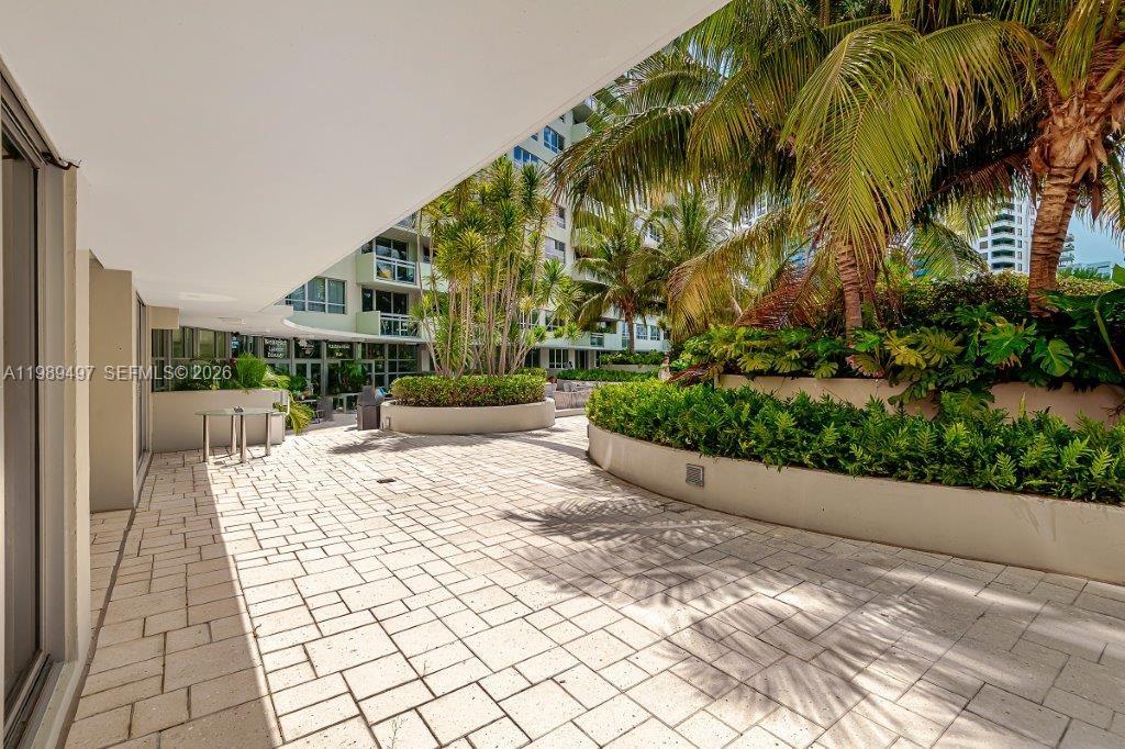 FLAMINGO SOUTH BEACH I CO - Residential Lease