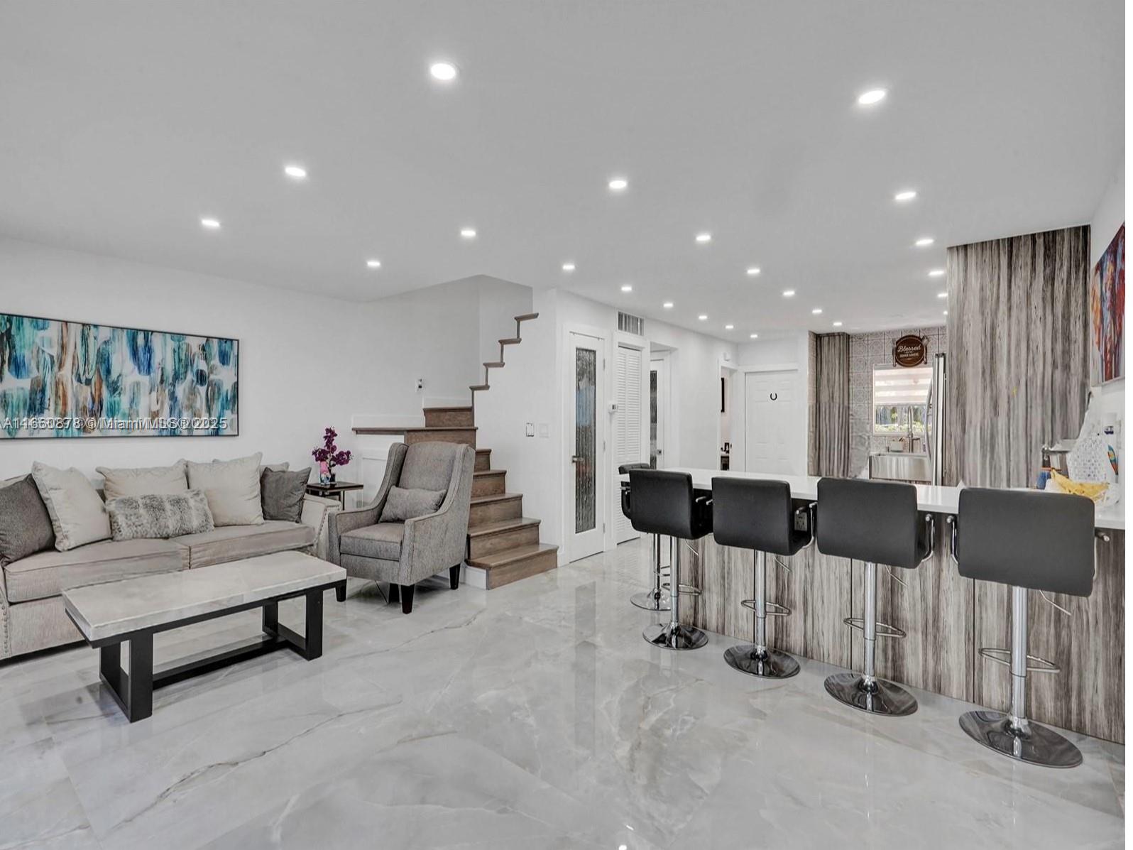 HOLLYWOOD GARDENS CONDOMI - Residential