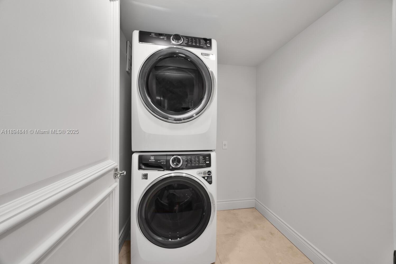 GROVE ISLE CONDO - Residential Lease