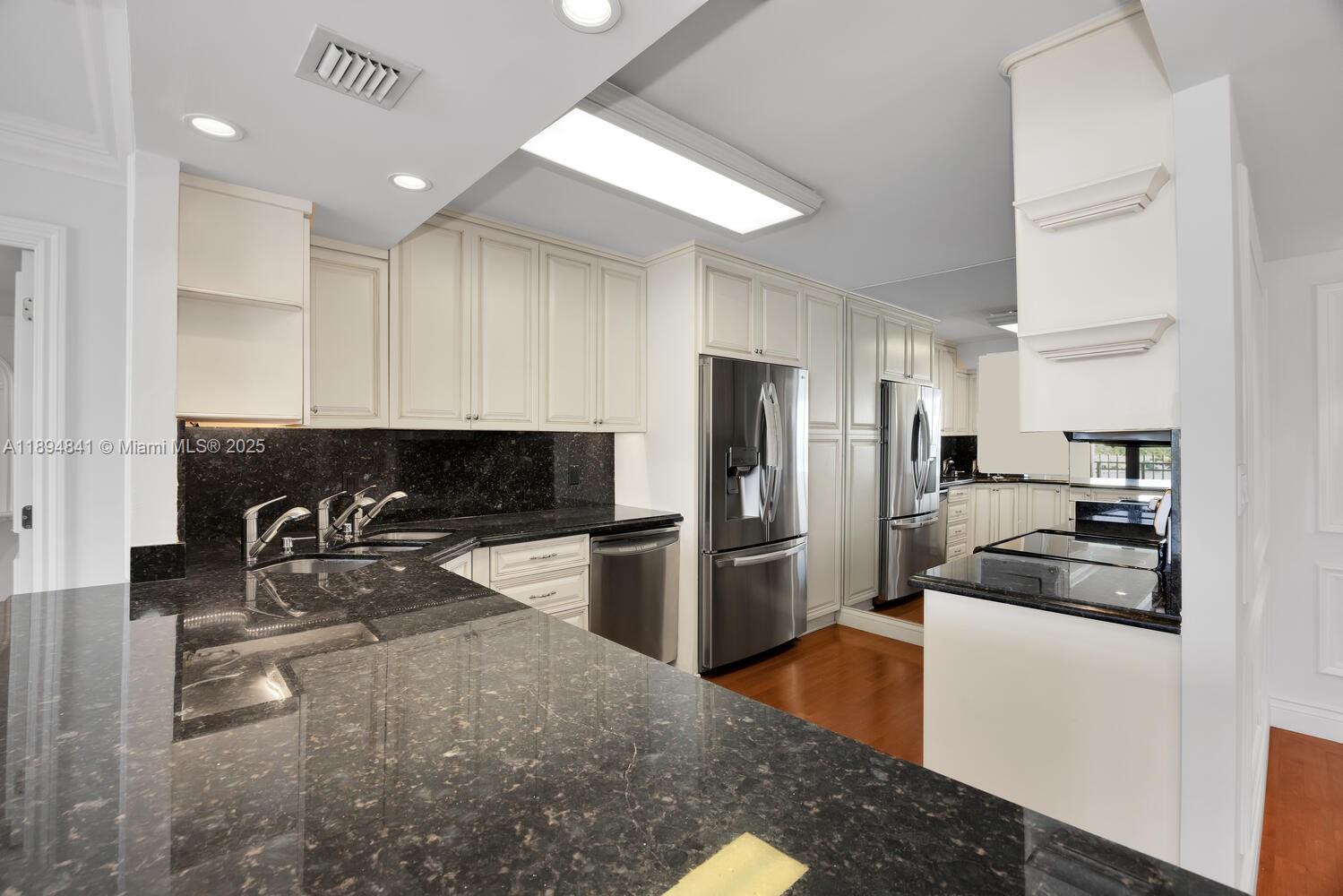 GROVE ISLE CONDO - Residential Lease