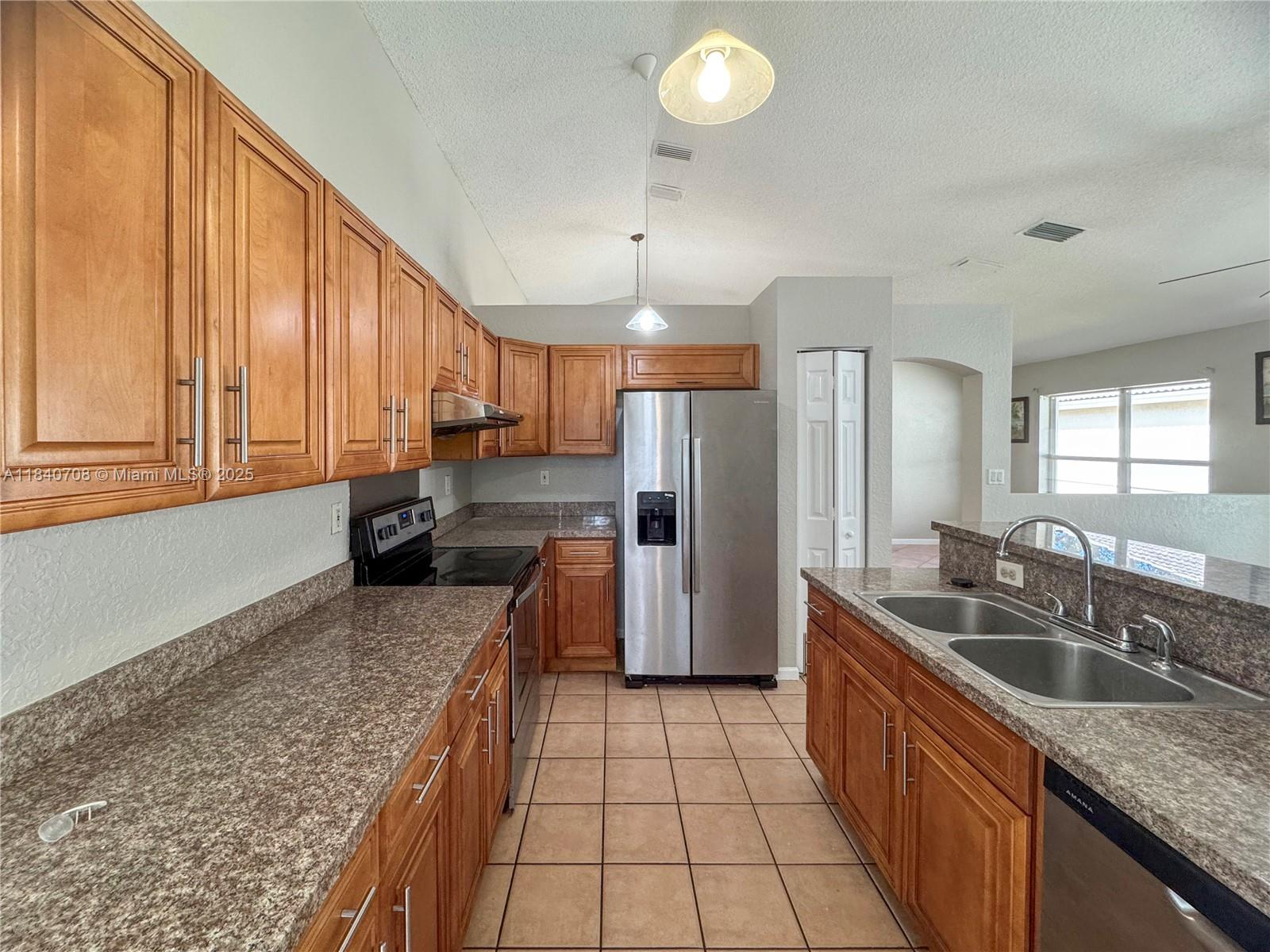5462 NW 49th Ct, Coconut Creek, FL, 33073/$550,000 4 5462 NW 49th Ct
