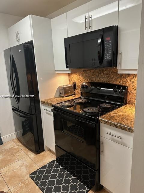 NEW HAMPTON AT CENTURY VI - Residential Lease