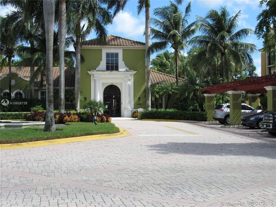 Miramar Resort Style gated community, 3 bedrooms and 2 bathrooms, Open concept kitchen, washer and dryer in&#xD;&#xA;unit, club house with tennis, pool. gym, playground, close by major highway, shopping center, quick approval, management onsite, beatiful floors and su much more