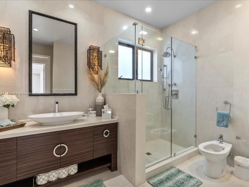 EASTERN SHORES 1ST ADDN - Residential