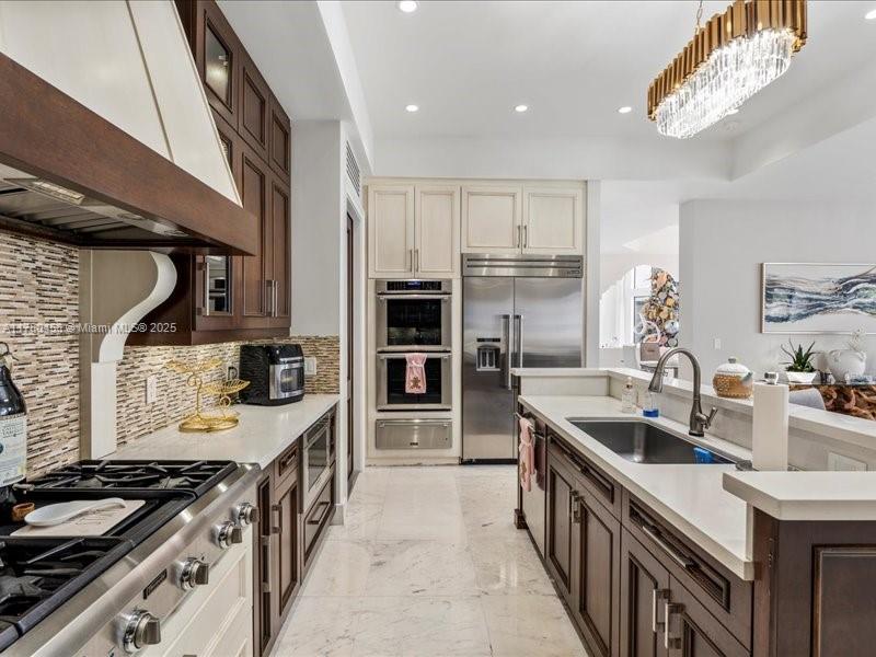 EASTERN SHORES 1ST ADDN - Residential