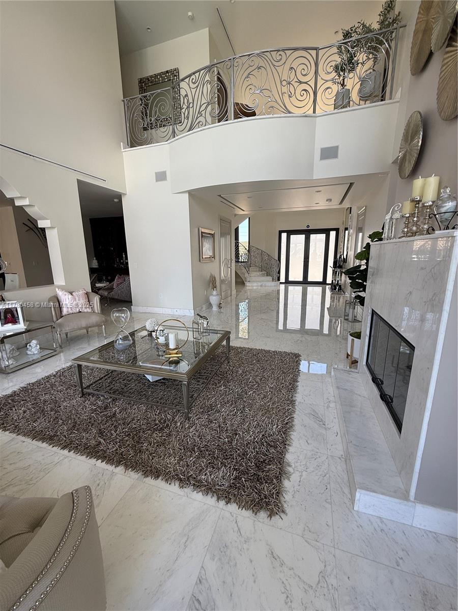 EASTERN SHORES 1ST ADDN - Residential