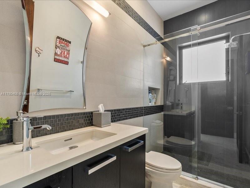 EASTERN SHORES 1ST ADDN - Residential