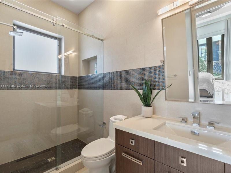 EASTERN SHORES 1ST ADDN - Residential