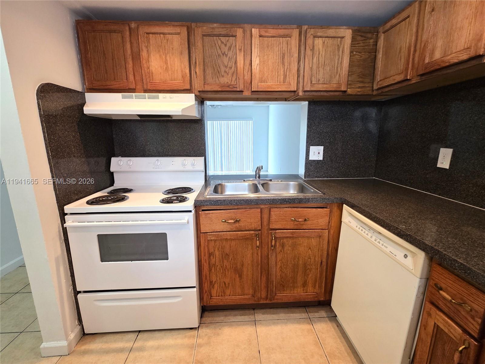 BROOKFIELD SQUARE CONDO - Residential