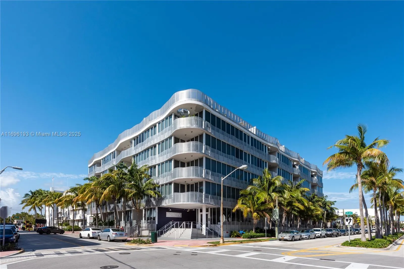 Miami Beach, Florida 33139, United States, 4 Bedrooms Bedrooms, ,5 BathroomsBathrooms,Residential,Active,31802