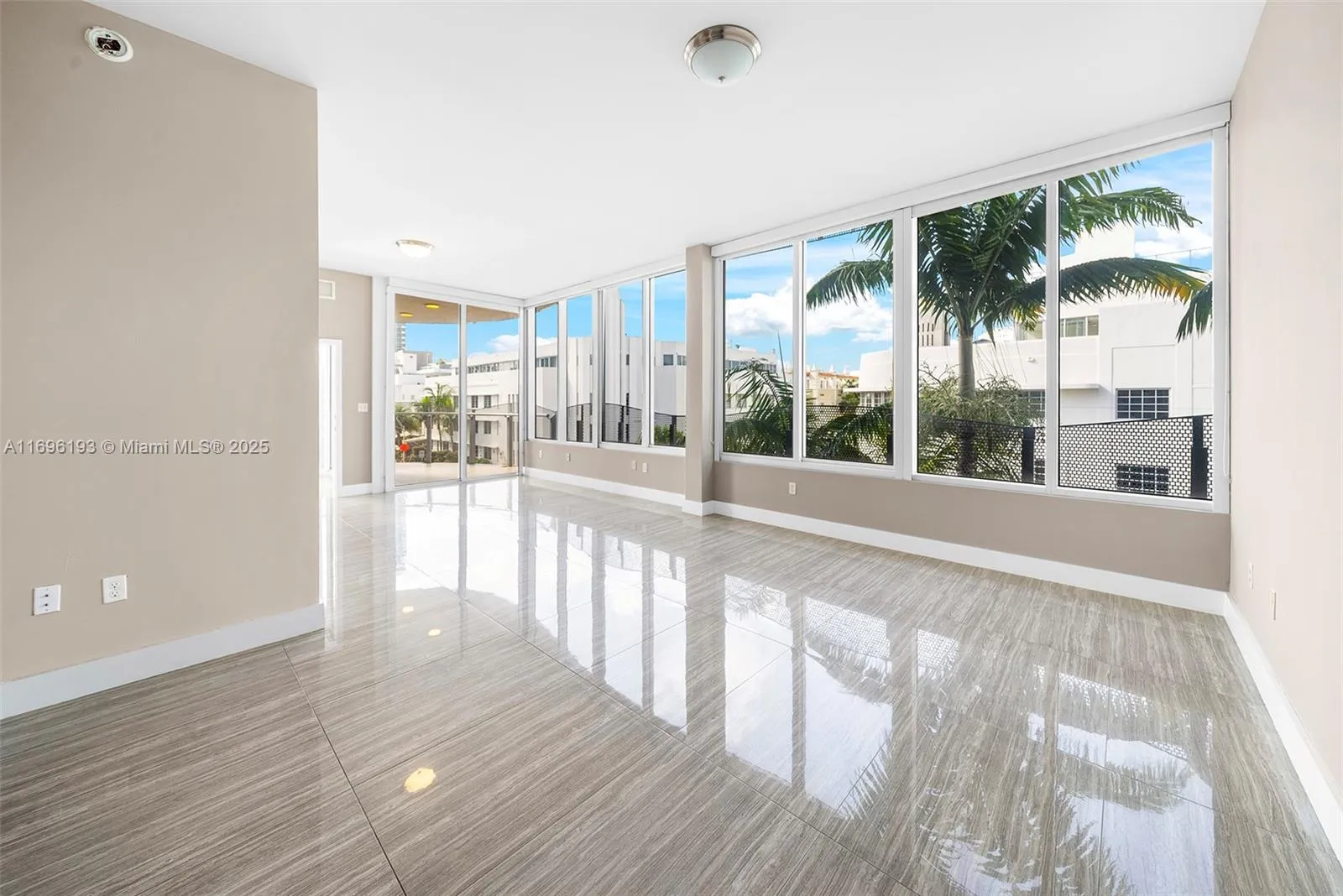 Miami Beach, Florida 33139, United States, 4 Bedrooms Bedrooms, ,5 BathroomsBathrooms,Residential,Active,31802