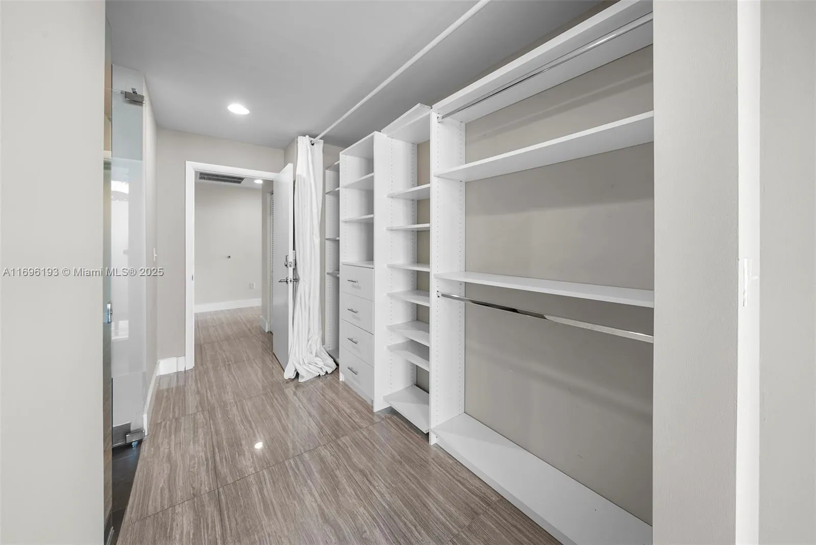 Miami Beach, Florida 33139, United States, 4 Bedrooms Bedrooms, ,5 BathroomsBathrooms,Residential,Active,31802