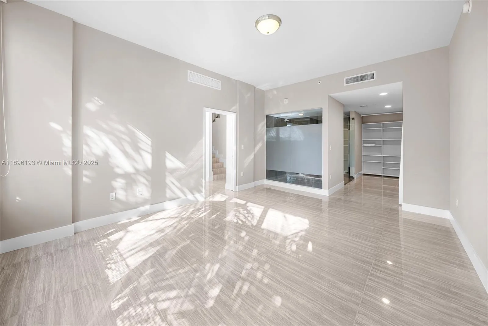 Miami Beach, Florida 33139, United States, 4 Bedrooms Bedrooms, ,5 BathroomsBathrooms,Residential,Active,31802