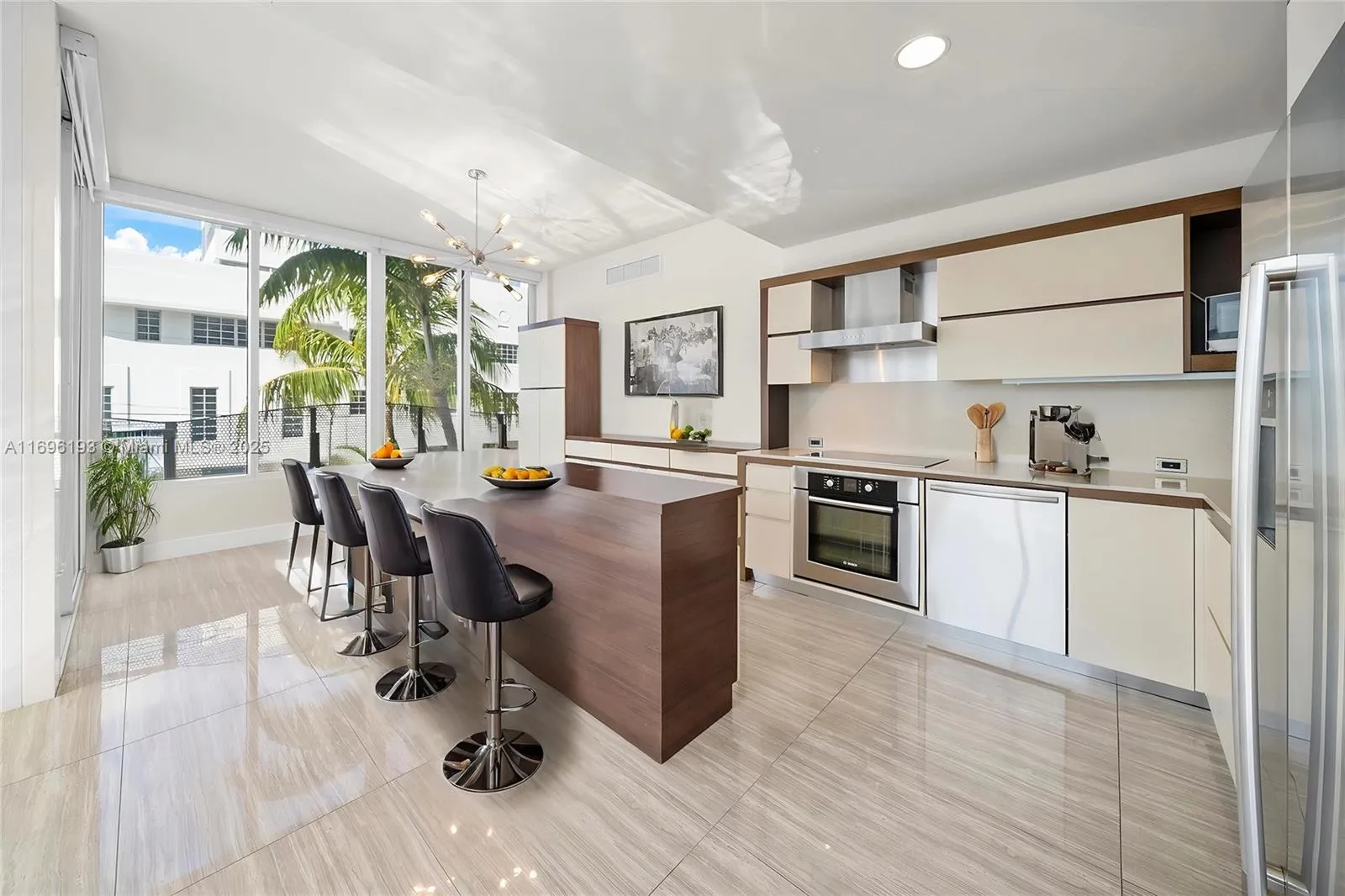 Miami Beach, Florida 33139, United States, 4 Bedrooms Bedrooms, ,5 BathroomsBathrooms,Residential,Active,31802