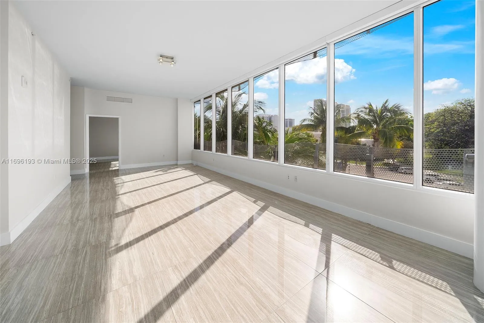 Miami Beach, Florida 33139, United States, 4 Bedrooms Bedrooms, ,5 BathroomsBathrooms,Residential,Active,31802