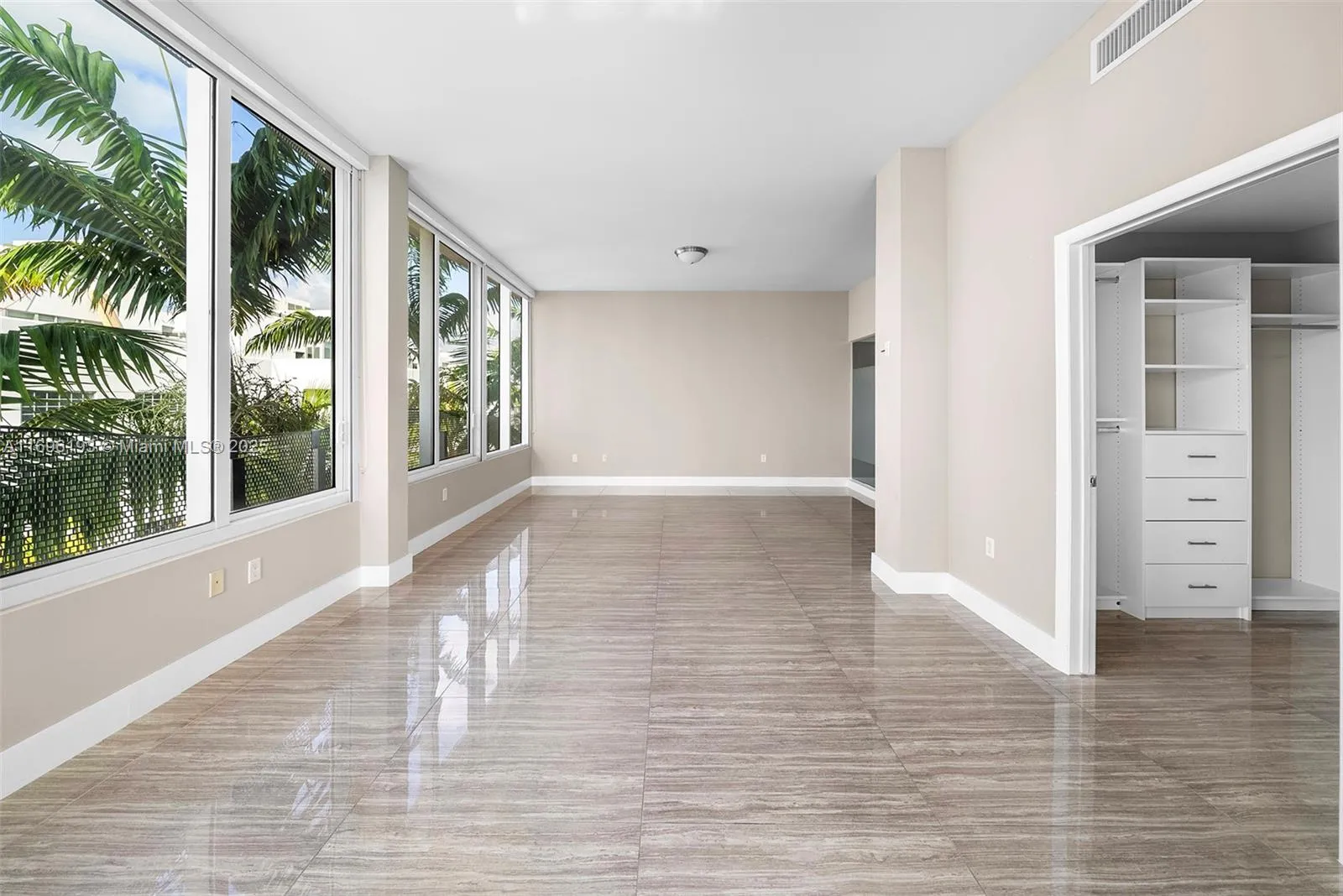 Miami Beach, Florida 33139, United States, 4 Bedrooms Bedrooms, ,5 BathroomsBathrooms,Residential,Active,31802