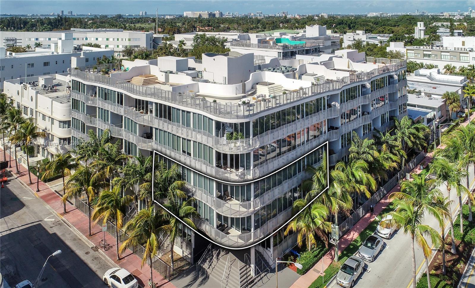 2100 Park Ave 207, Miami Beach, Miami-Dade County, Florida - 4 Bedrooms  
5.5 Bathrooms - 