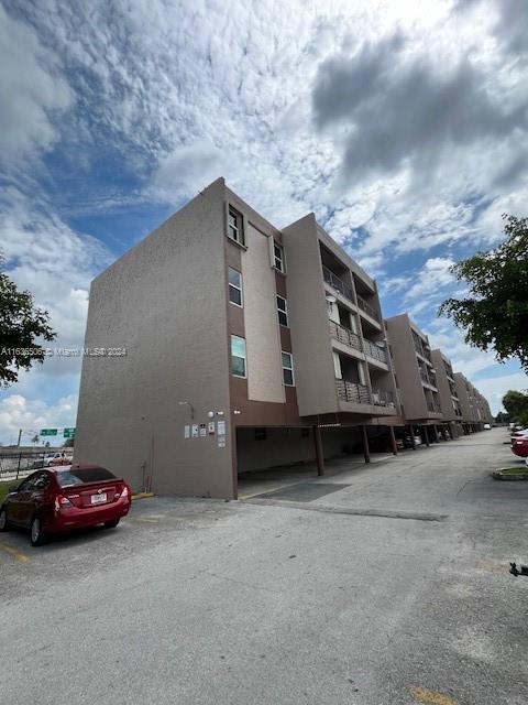 LOS ARBOLES CONDO - Residential