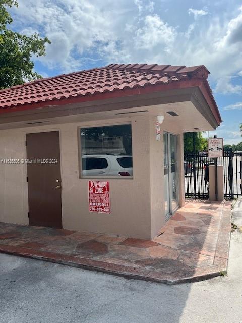 LOS ARBOLES CONDO - Residential