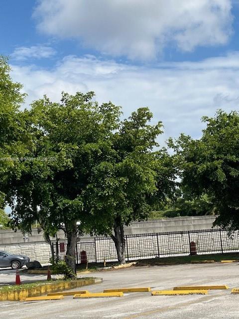 LOS ARBOLES CONDO - Residential