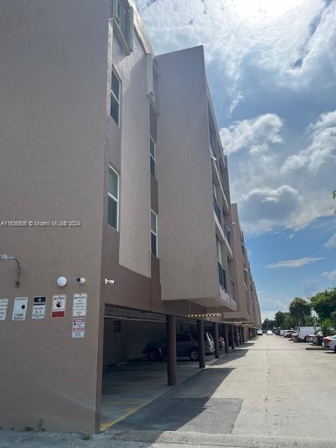 LOS ARBOLES CONDO - Residential