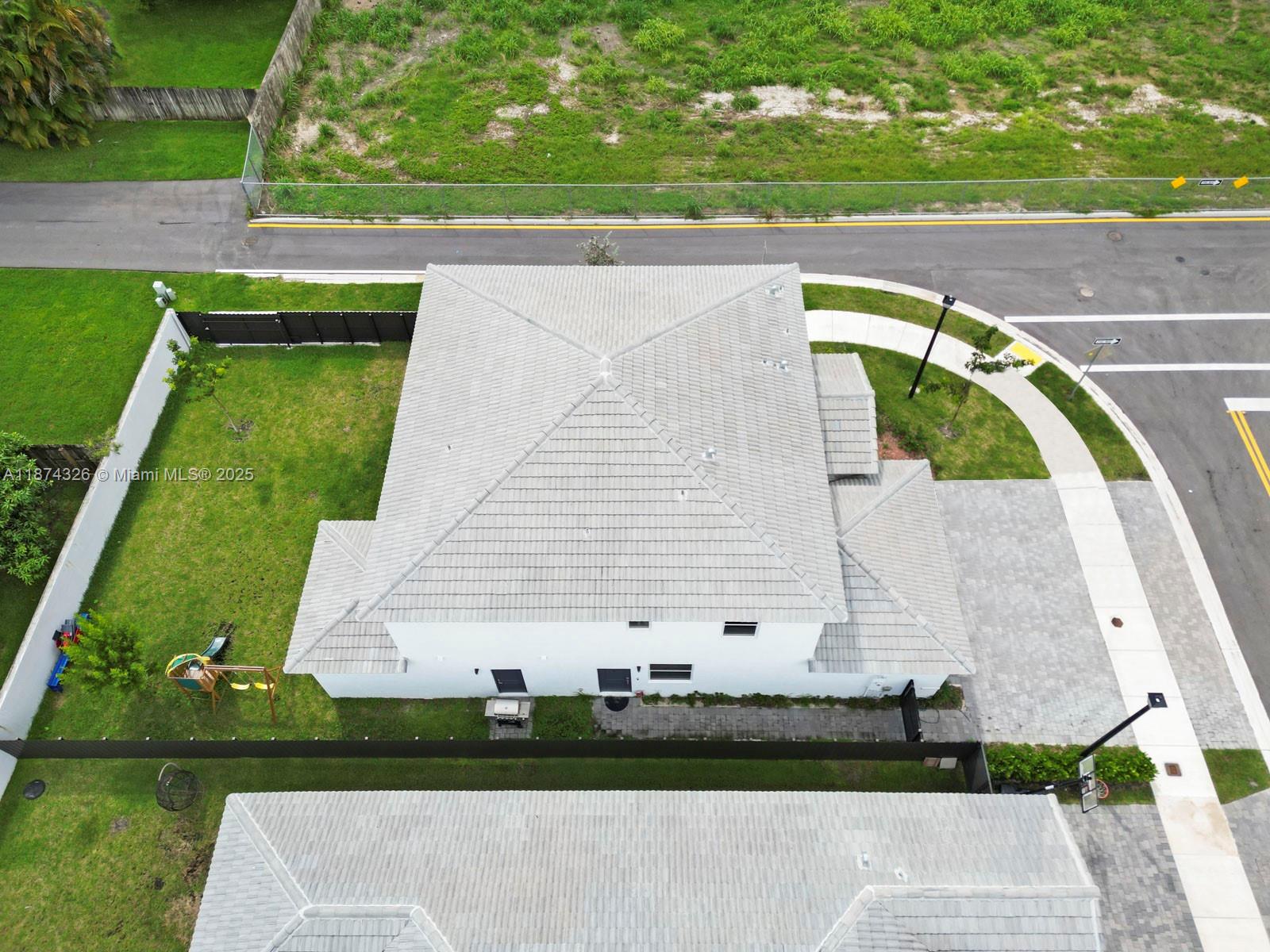 KINGS GROVE - Residential