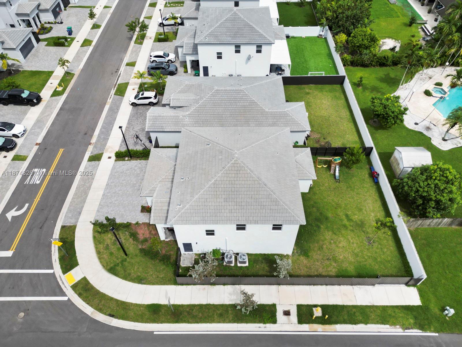 KINGS GROVE - Residential