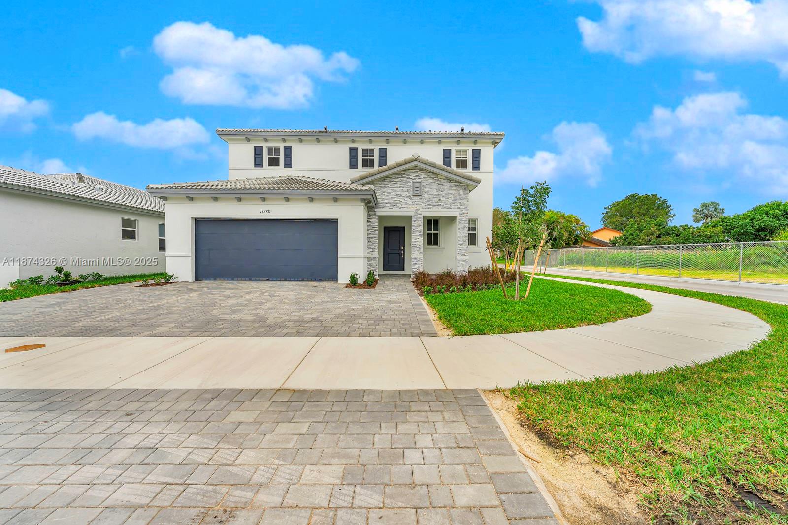 KINGS GROVE - Residential