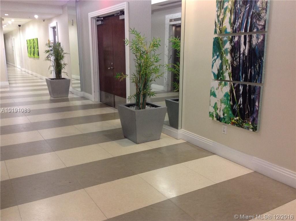 Residences On Hollywood B - Residential Lease