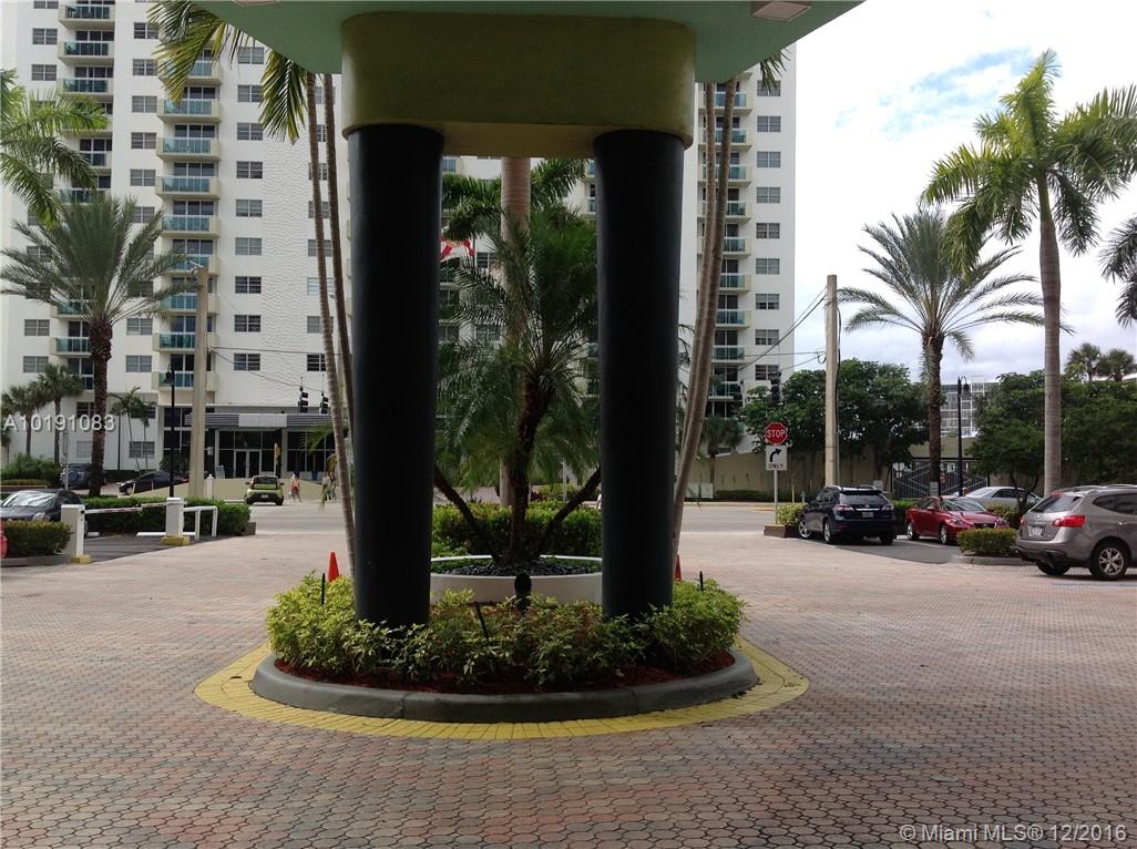 Residences On Hollywood B - Residential Lease