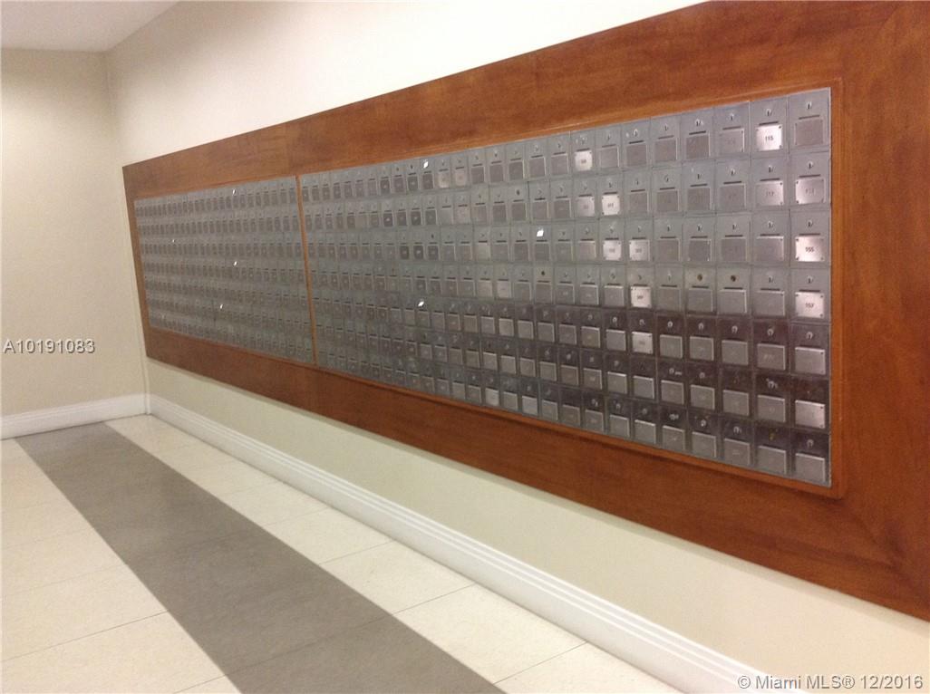 Residences On Hollywood B - Residential Lease