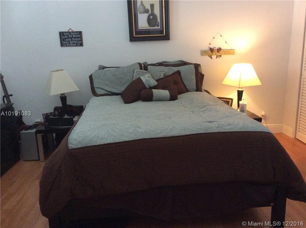 Residences On Hollywood B - Residential Lease