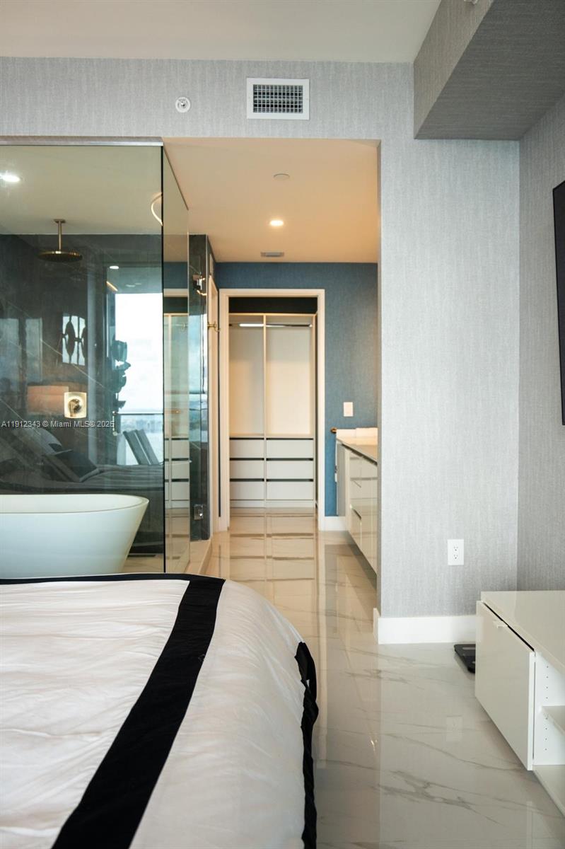 ARIA RESERVE - Residential Lease