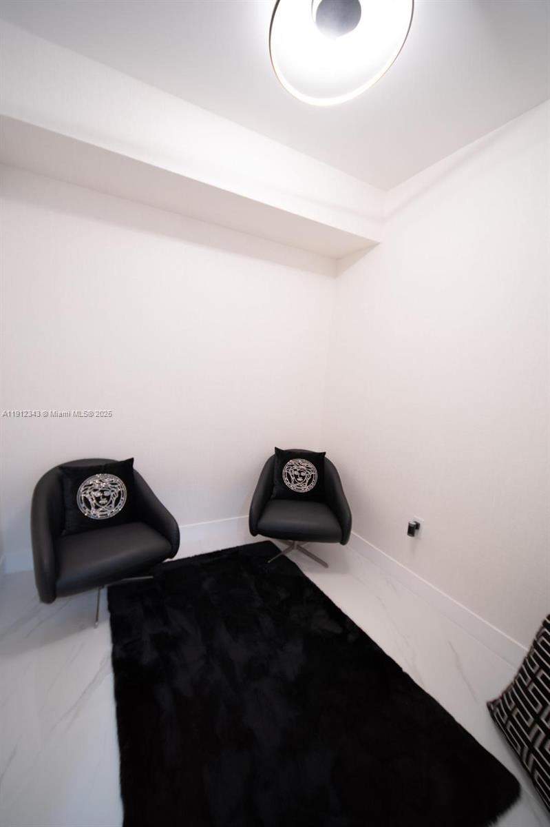 ARIA RESERVE - Residential Lease